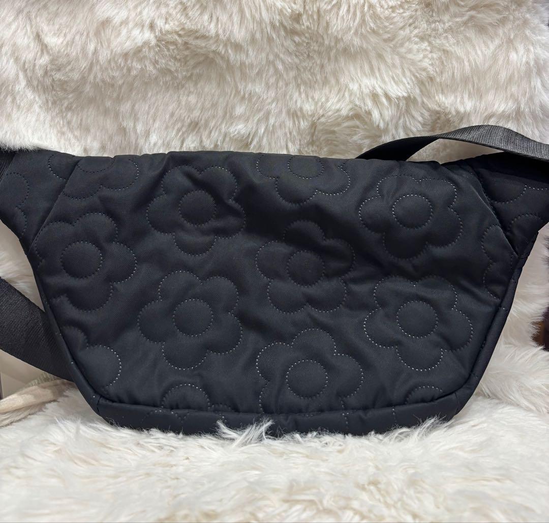 マリークワント/ブラック 花柄 キルティング ボディバッグ