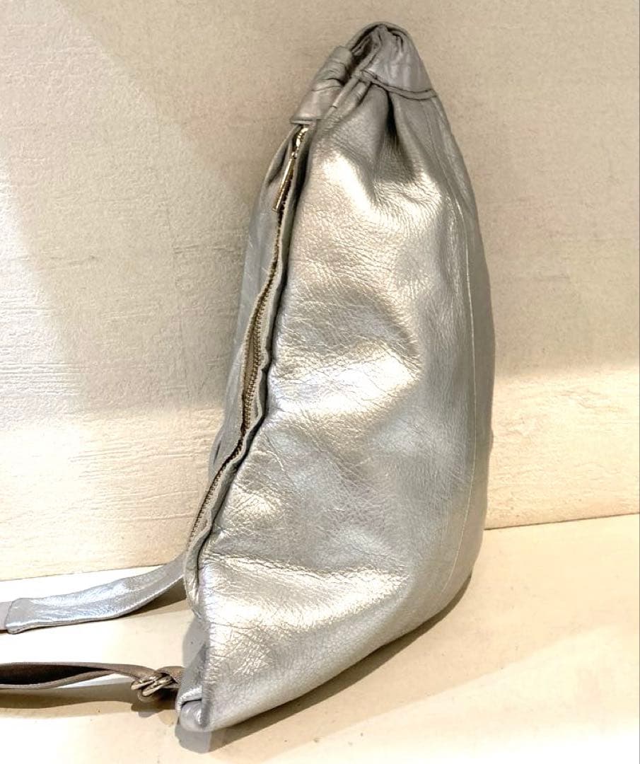 【美品】POMTATA カウレザー ボディバッグ CANDY BODY BAG