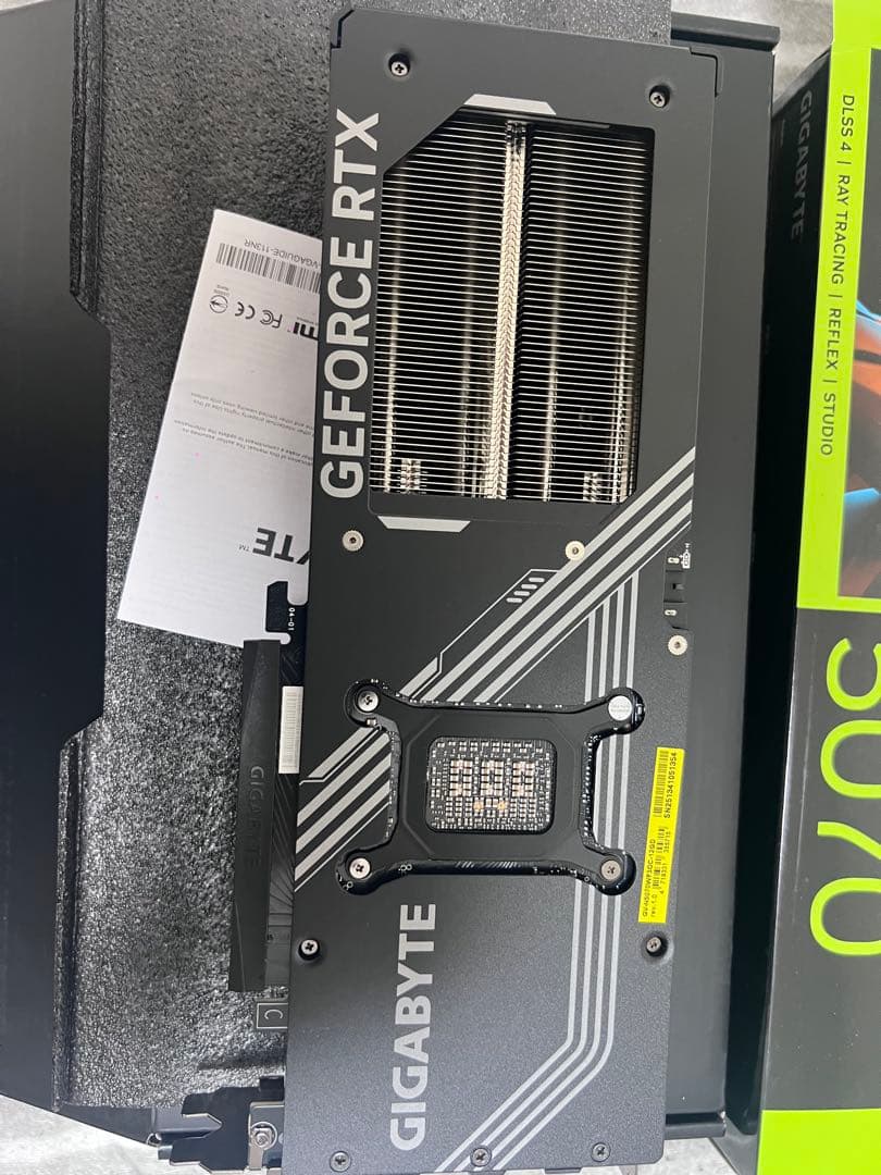 グラフィックボード・グラボ・ビデオカード GIGABYTE GeForce RTX 5070 SFF