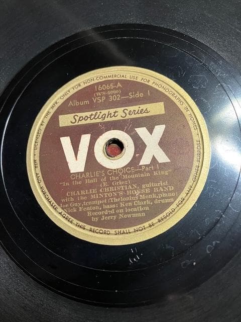 洋楽 CHARLIE CHRISTIAN - Stompin At The Savoy