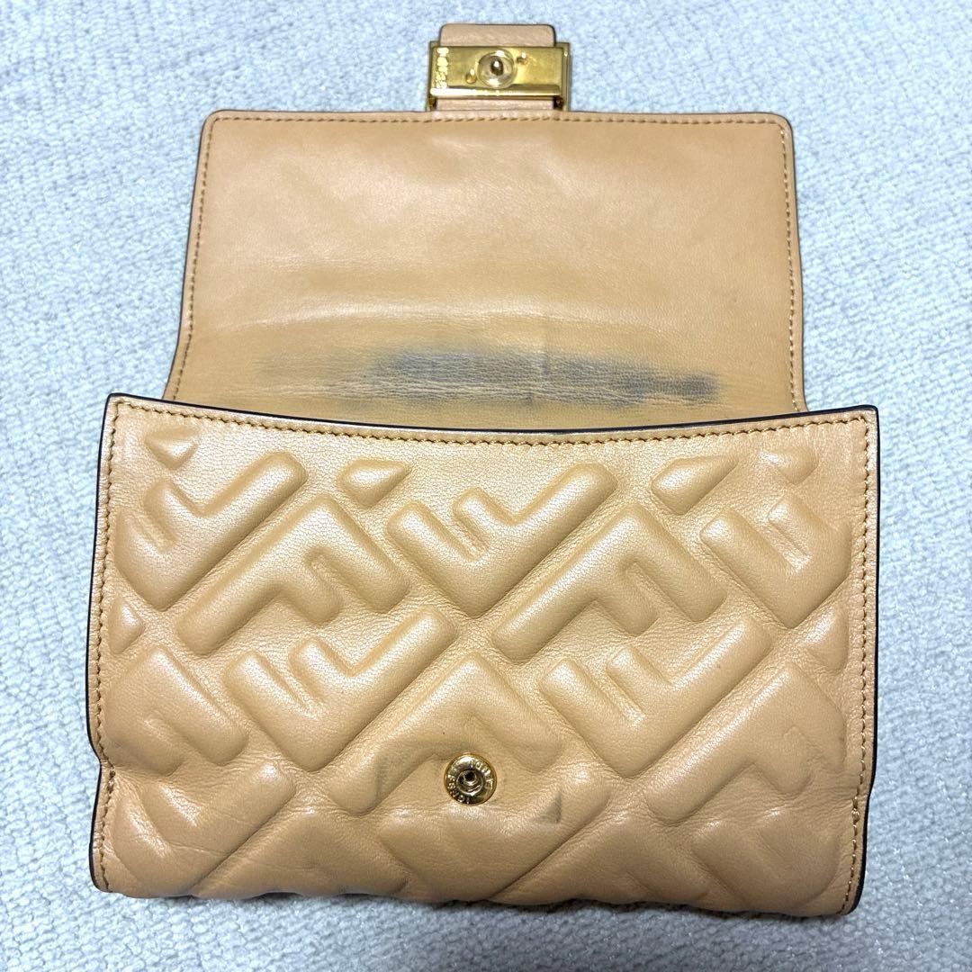 FENDI 】フェンディナッパーレザー財布バゲット 二つ折り財布 FFロゴ