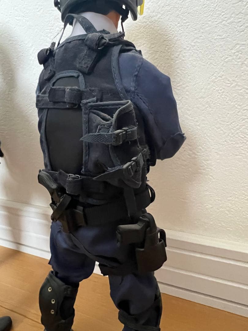 ミリタリーフィギュア3体　SAS GIGN SAT