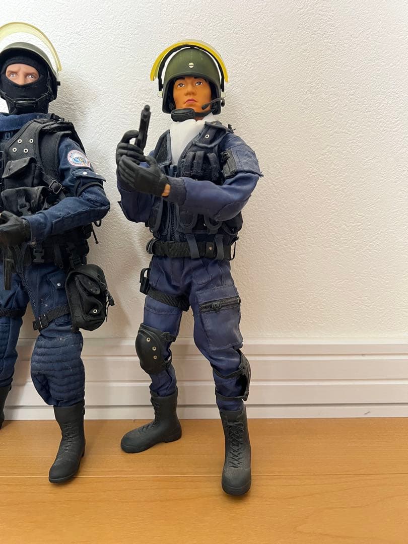 ミリタリーフィギュア3体　SAS GIGN SAT