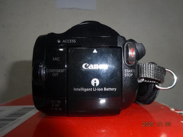 Canon iVIS HF21 ビデオカメラ 本体 動作未確認
