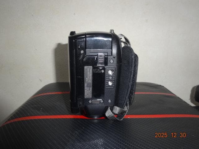 Canon iVIS HF21 ビデオカメラ 本体 動作未確認