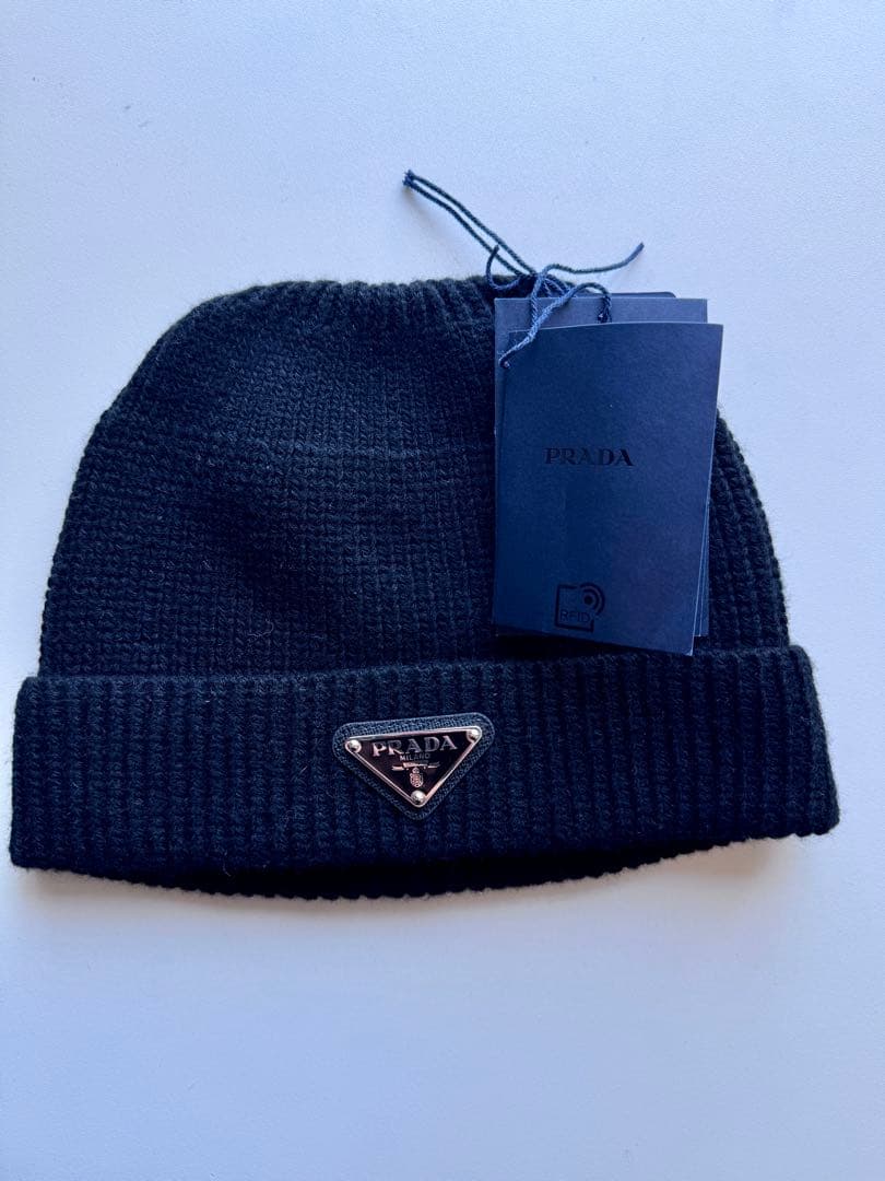 PRADA ブラックニット帽