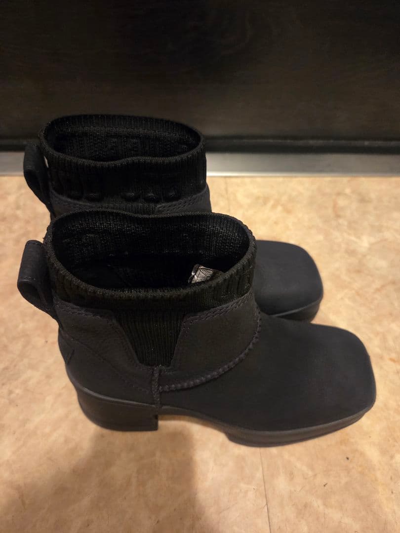 専用！！UGG ブラック サイドゴアブーツ　アグ　厚底　ヒール　黒