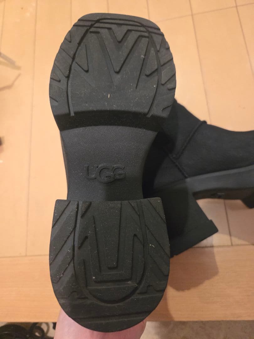 専用！！UGG ブラック サイドゴアブーツ　アグ　厚底　ヒール　黒