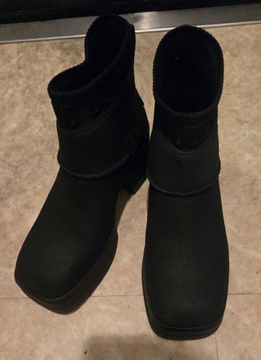 専用！！UGG ブラック サイドゴアブーツ　アグ　厚底　ヒール　黒