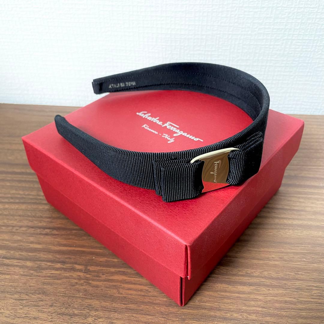 Salvatore Ferragamo フェラガモ　カチューシャ　リボン　黒