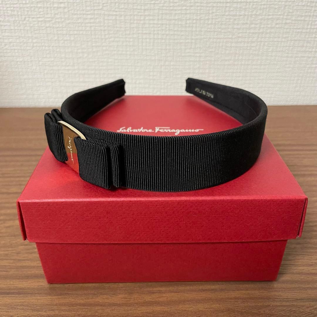 Salvatore Ferragamo フェラガモ　カチューシャ　リボン　黒