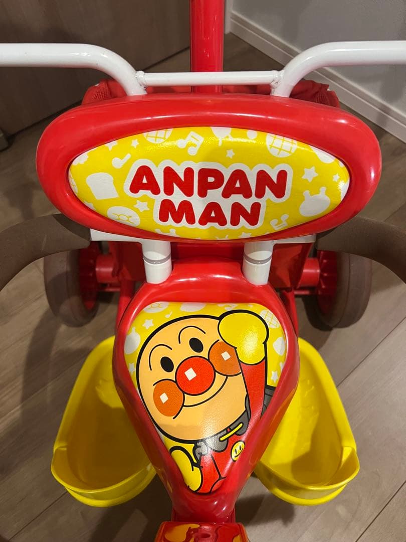 アンパンマン 三輪車 赤（※愛知県内等手渡し可。ご相談下さい。）