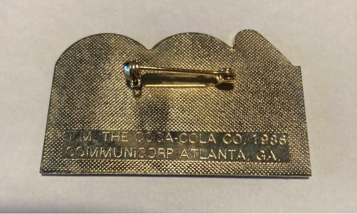 コカコーラ　非売品　100周年記念　1986年製　ピンズ　ピンバッジ