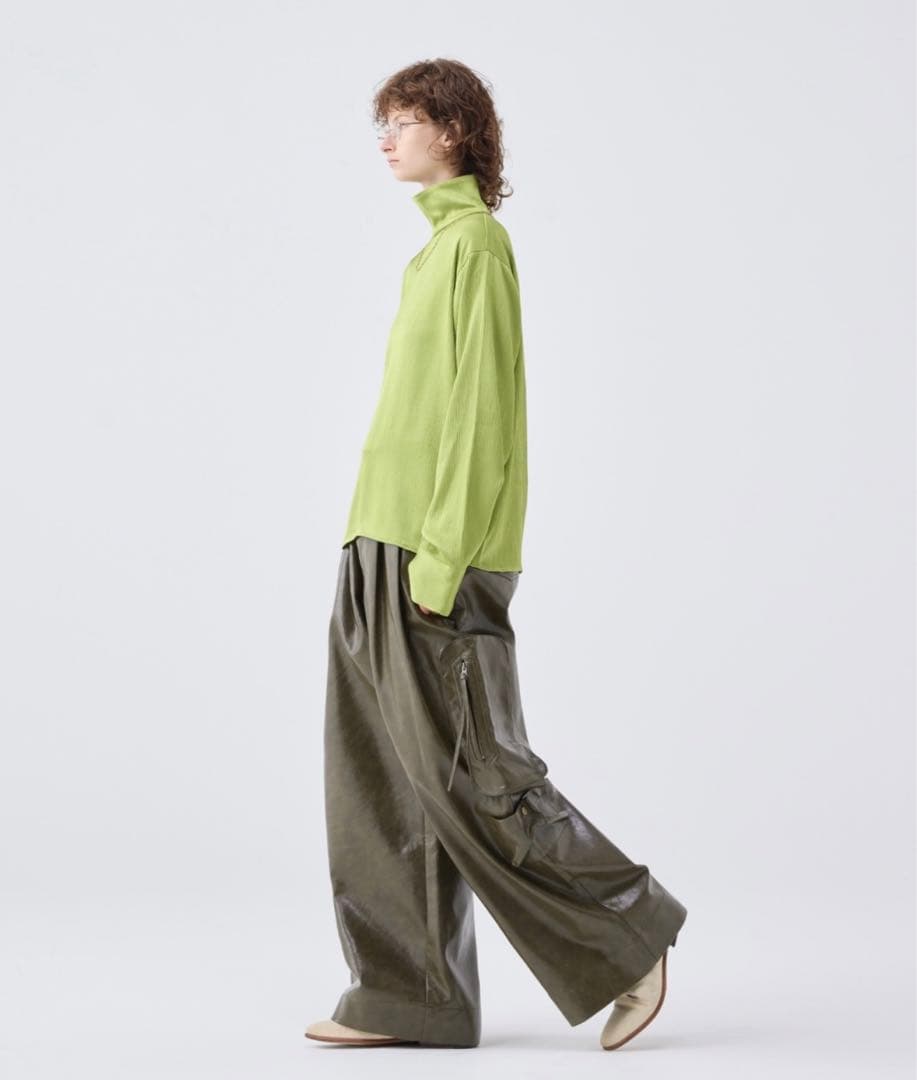 即完売品　soerte Striped crepe high neck top