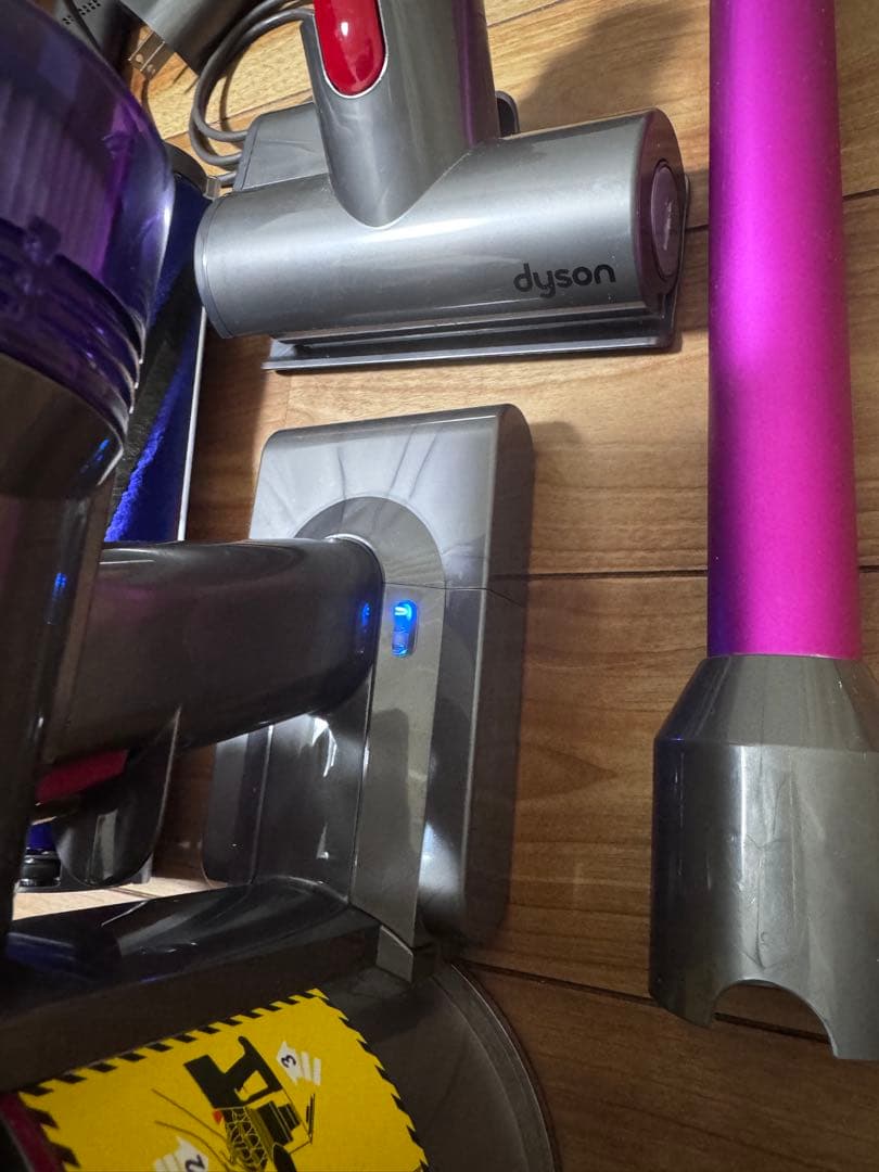 Dyson V8 slim fluffy extra 掃除機 セット