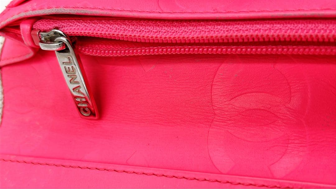 CHANEL シャネル 白 二つ折り 長財布 シールあり カード8枚収納
