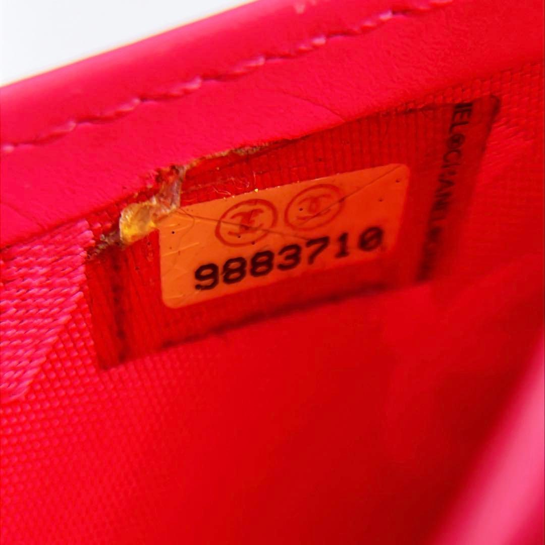 CHANEL シャネル 白 二つ折り 長財布 シールあり カード8枚収納