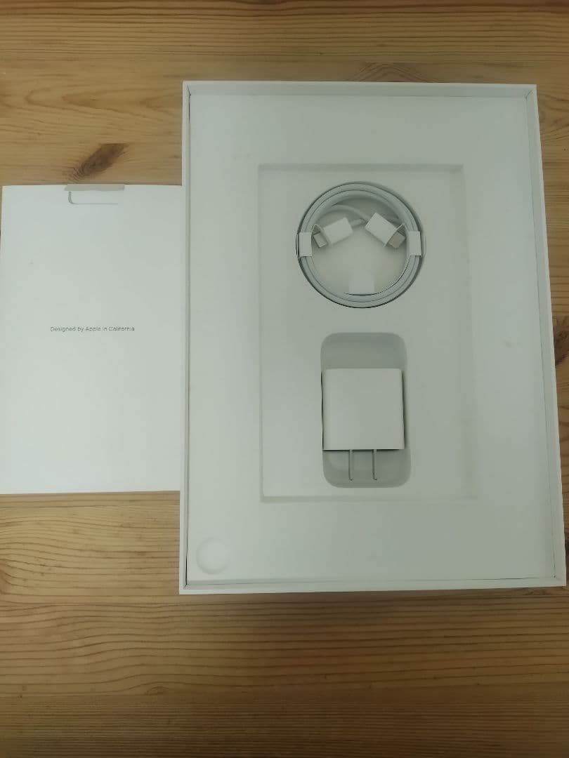 A　Apple iPad Air (第4世代) シルバー 本体