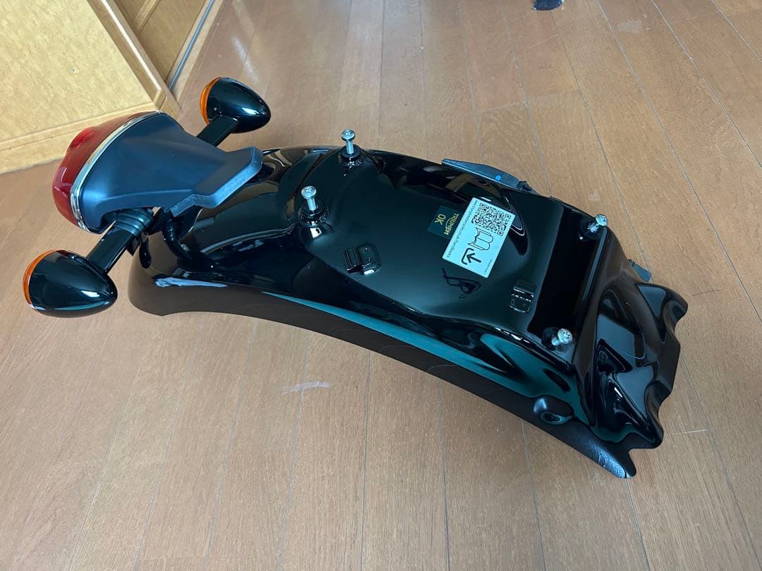 トライアンフ　ボンネビルT120　リアフェンダーセット
