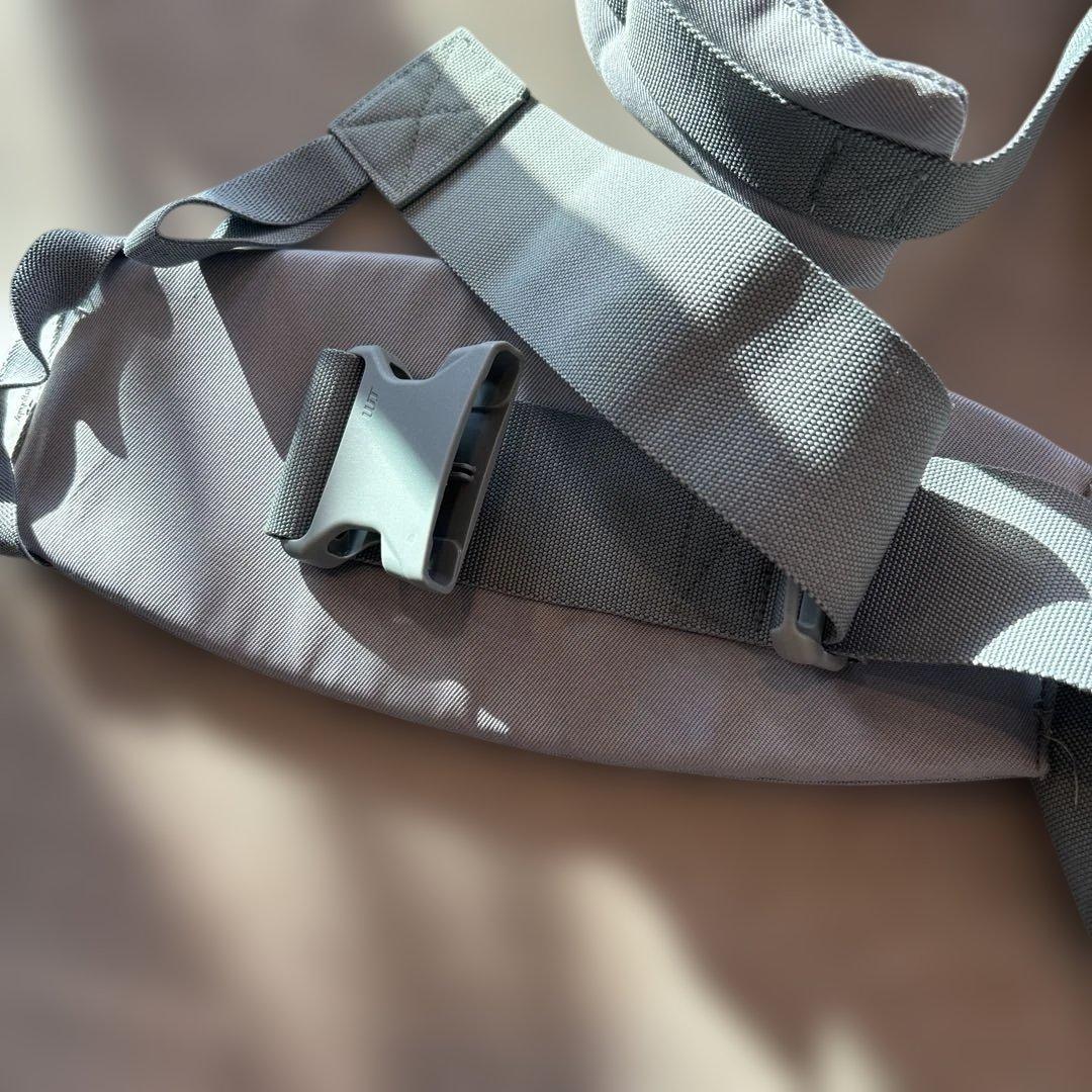 ergobaby ベビーキャリア　OMNI360　クールエア　グレー /抱っこ紐