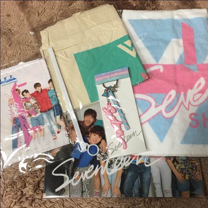SEVENTEENコンサートグッズバラ売り検討