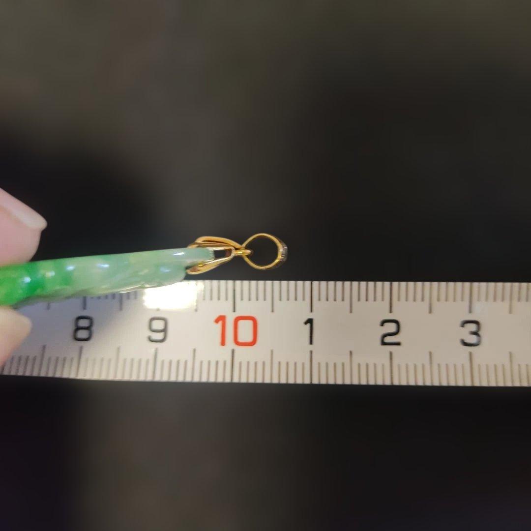 翡翠？。ひすい？石付きペンダントトップ。布袋様。七福神。バチカンはA18K刻印。