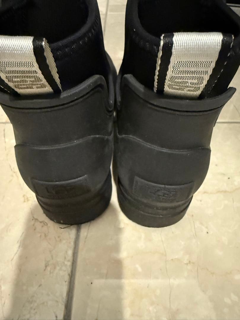 最終値下げ12/13UGG ブラック ショートレインブーツ