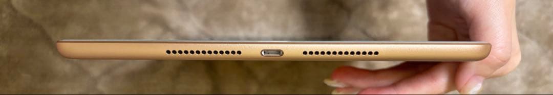 iPad 第8世代 32GB SIMフリー