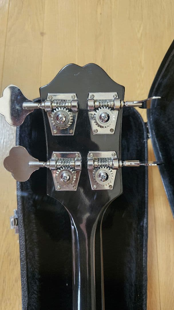 Epiphone Rivoli VC セミアコベース ハードケース付き