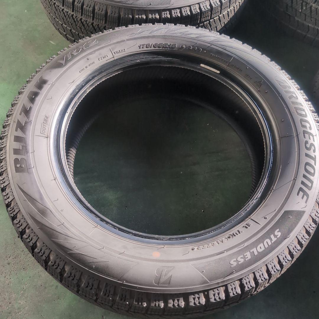 【バリ溝！】スタッドレス 175/65R15 BLIZZAK VRX2 2023
