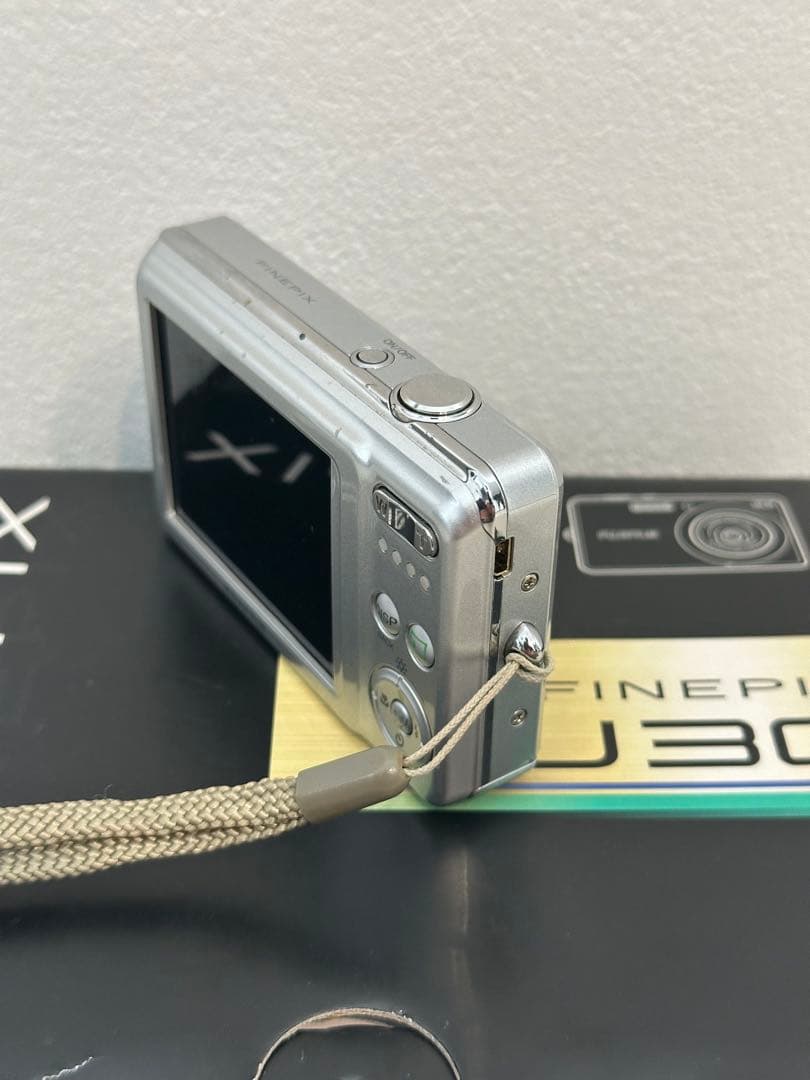 FUJIFILM 富士フィルム FINEPIX J30 デジカメ