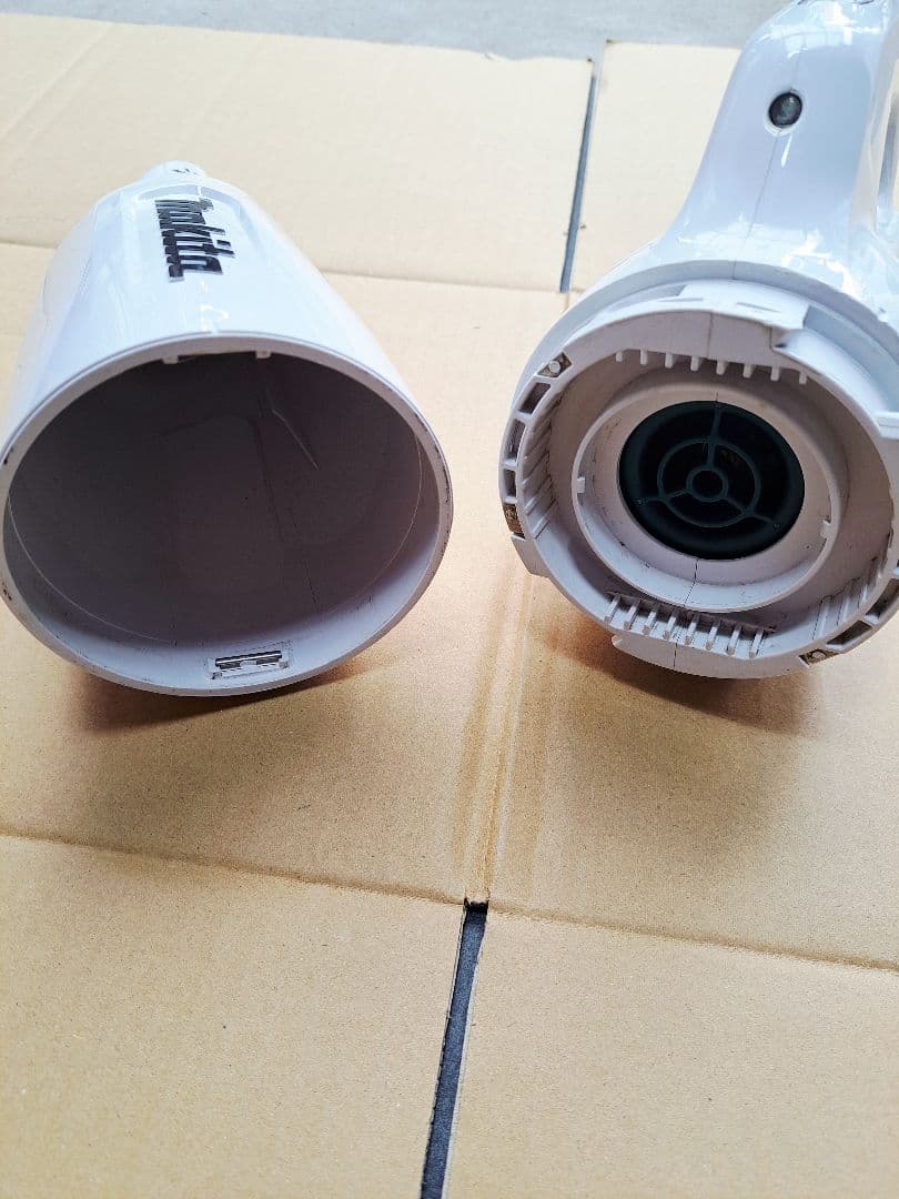 訳ありマキタクリーナー(ハンディ掃除機)CL108FD充電器バッテリー2個セット