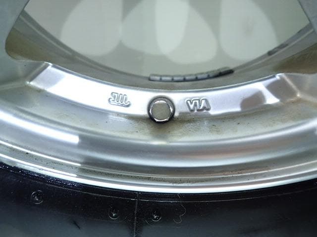 B1086【送料無料】BRIDGESTONE スタッドレスタイヤ