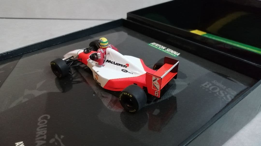 ミニカー McLaren MP4/8 Ayrton Senna 1/43