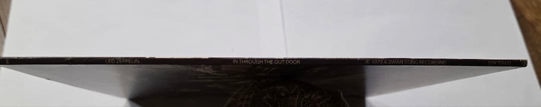 UK盤LP レッド・ツェッペリン In Through The Out Door