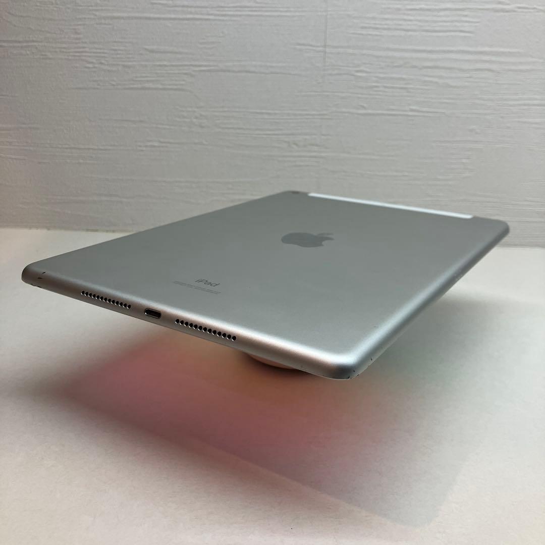 【正常品】Apple iPad(第8世代) 本体 + キーボードカバー