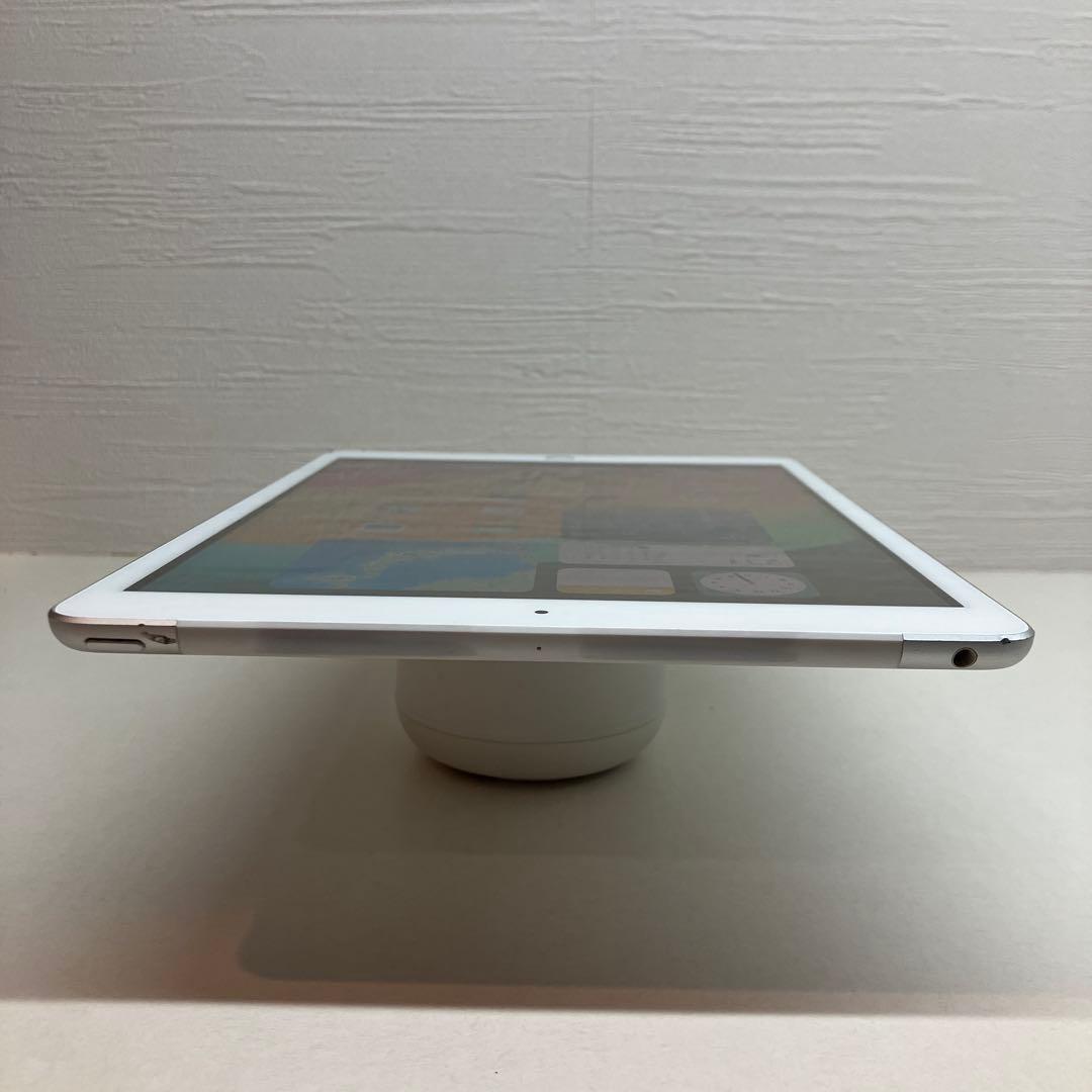 【正常品】Apple iPad(第8世代) 本体 + キーボードカバー
