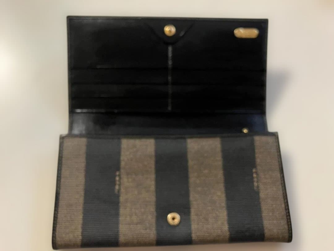 ★FENDIフェンディ＊美品！定番ペカン柄 二つ折り長財布
