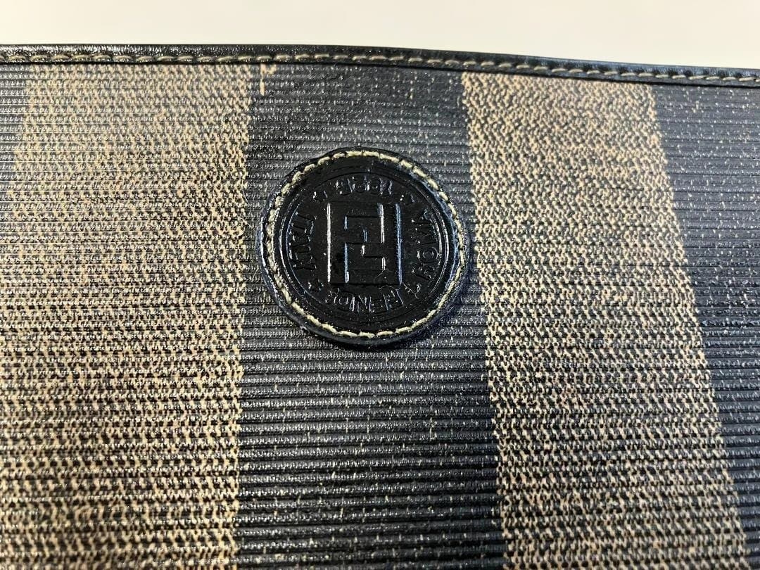 ★FENDIフェンディ＊美品！定番ペカン柄 二つ折り長財布