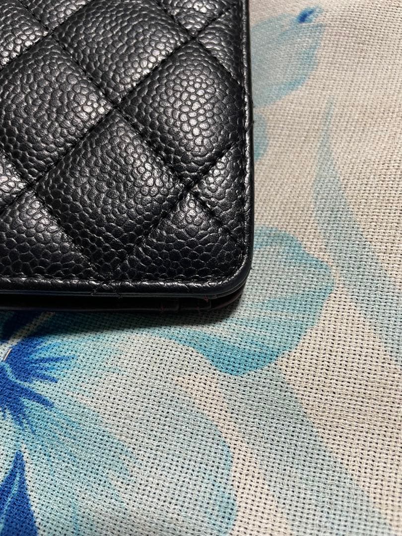 CHANEL ブラック 二つ折り財布 マトラッセキャビアスキン 2014