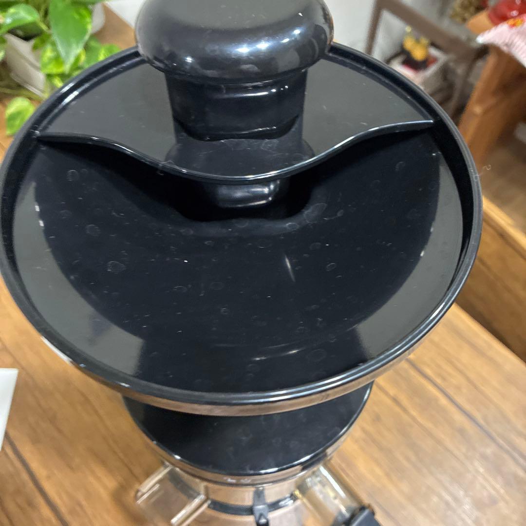 値下げ‼️HUROM 低速圧搾式ジュースメーカー 500ml グレー問題なく作動。