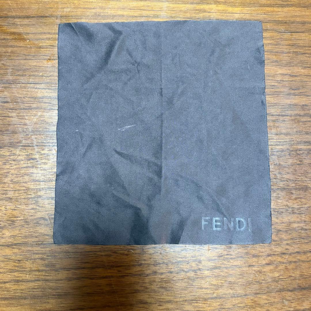 FENDIフェンディ サングラスFS5244K ケース付き ブラック イタリア製