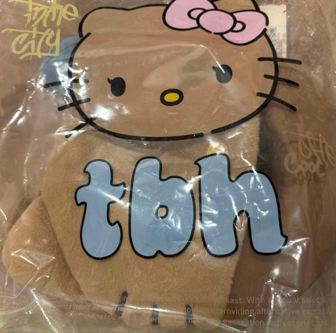 海外限定Hello Kitty x TBH ネックピロー　10