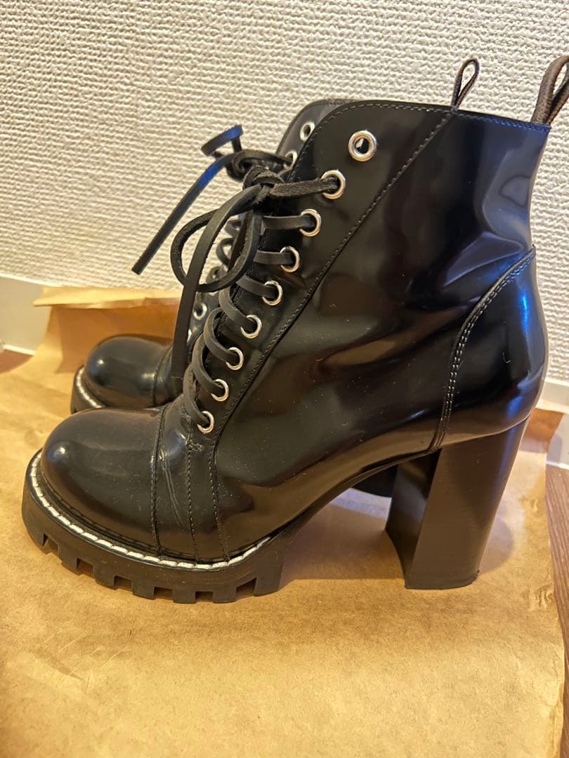 ルイヴィトン　ブーツ　ショートブーツ　黒