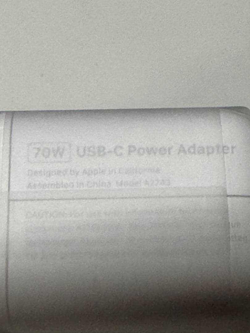 Mac 70W USB-C Power Adapterと充電ケーブルのセット