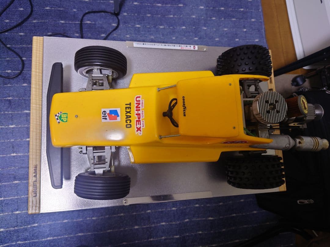 1/8 エンジンラジコンカー