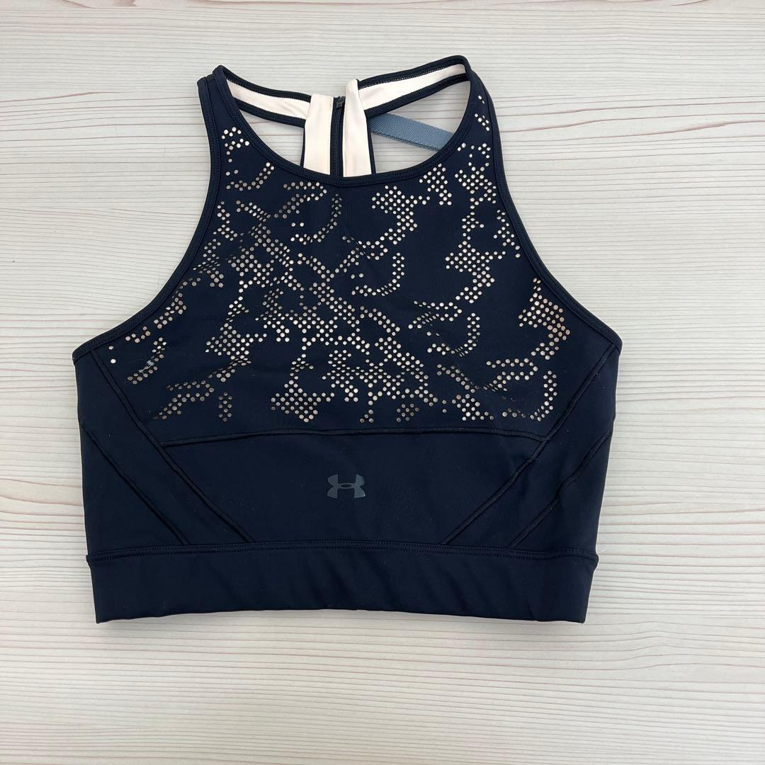 Under Armour スポーツブラとレギンスセット Mサイズ