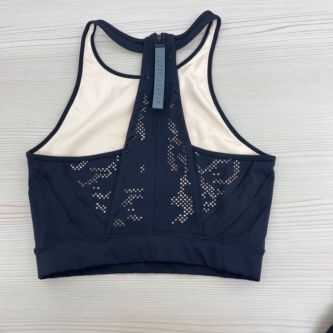 Under Armour スポーツブラとレギンスセット Mサイズ