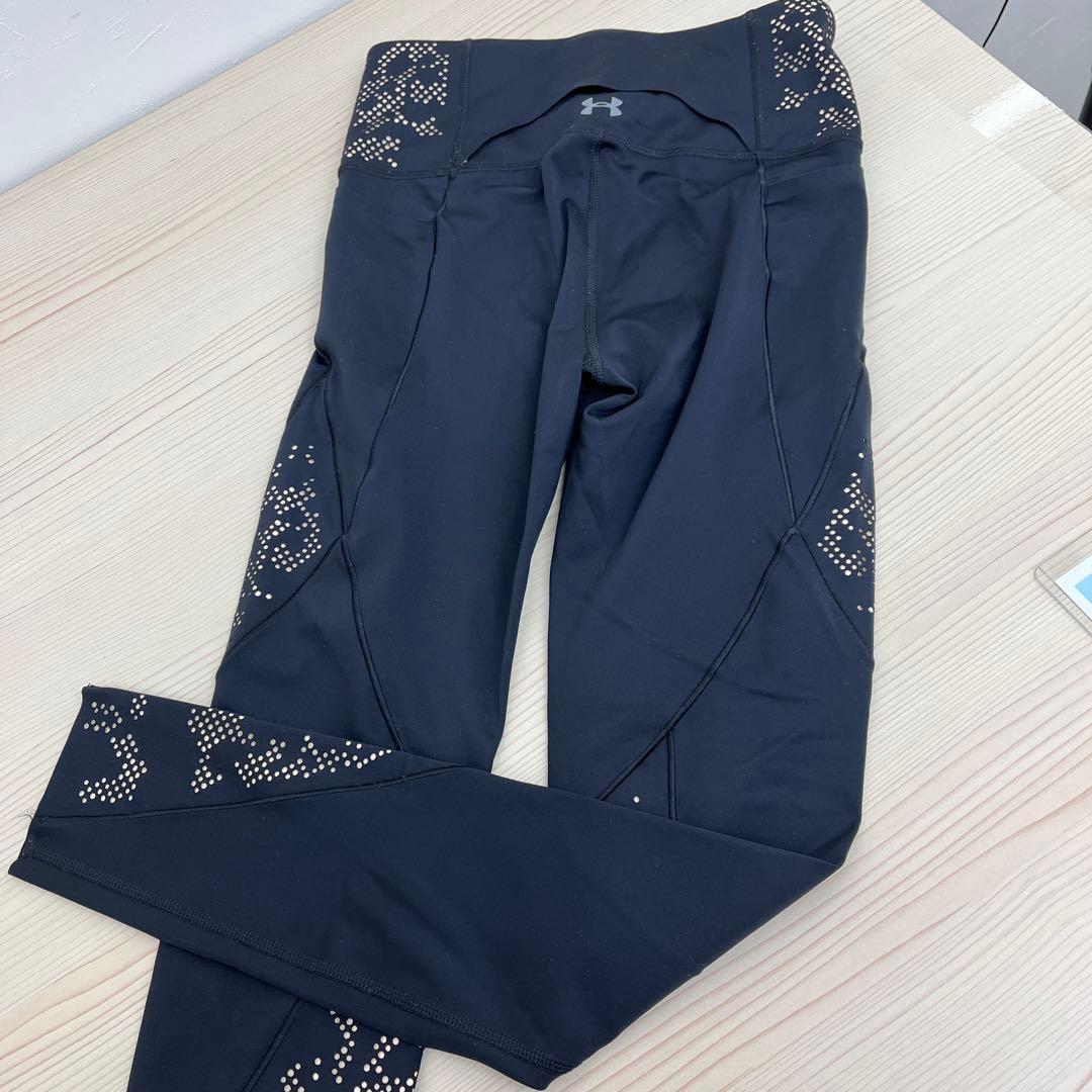 Under Armour スポーツブラとレギンスセット Mサイズ