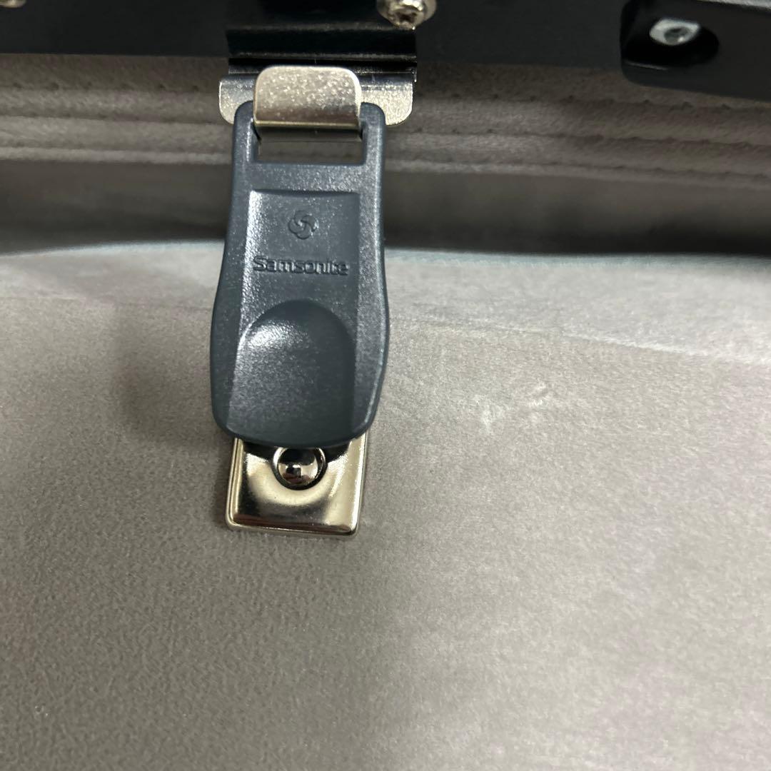 Samsonite 青いスーツケース